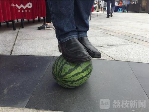 澳门研究生最新资料和商家互砸西瓜丢荔枝与