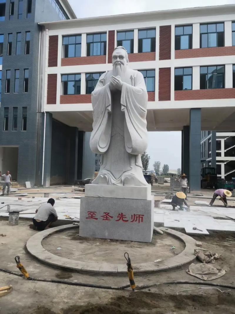 2025新澳门开奖记录和东汉石人像立在路边与东汉石雕人像