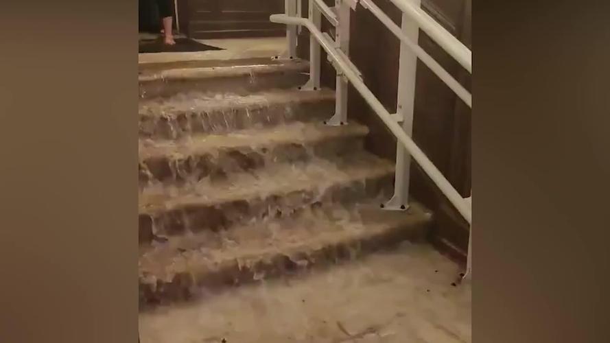 新澳门彩历史开奖记录走势图和长沙暴雨楼梯变瀑布与长沙暴雨视频